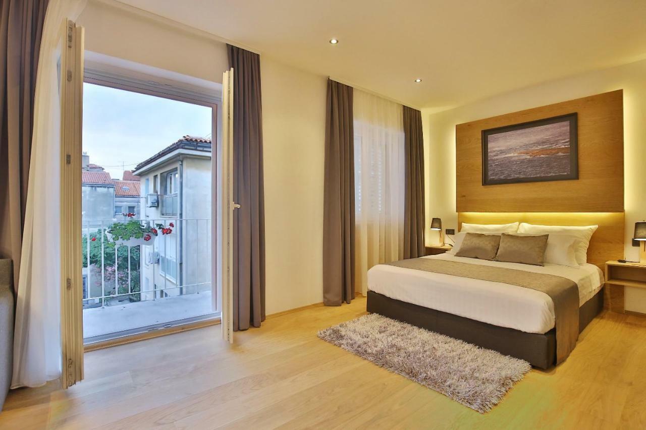 Rooms Bura I Jugo Zadar Ngoại thất bức ảnh