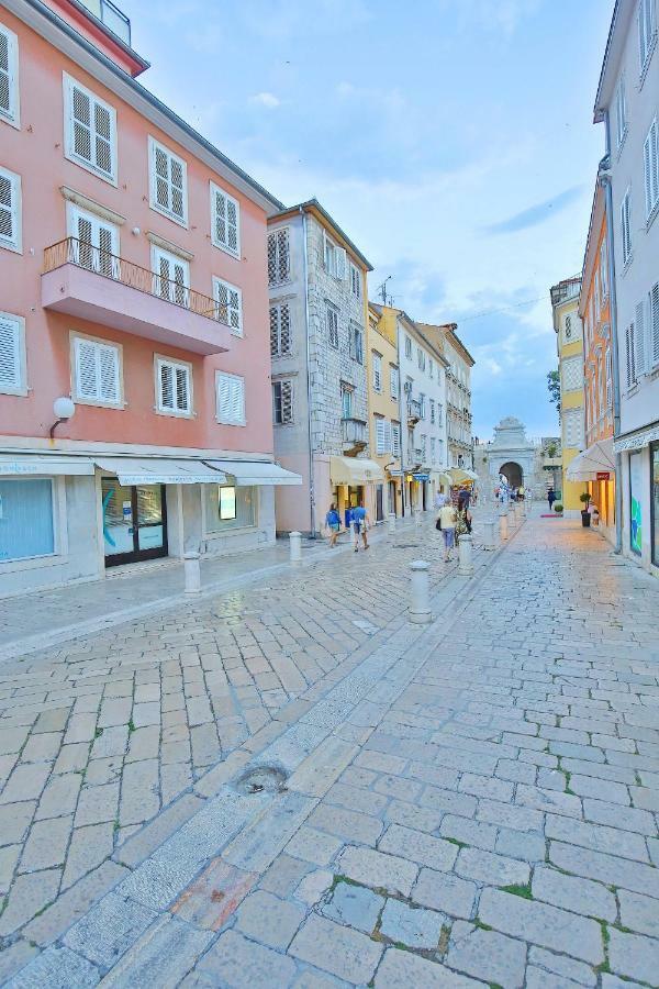 Rooms Bura I Jugo Zadar Ngoại thất bức ảnh